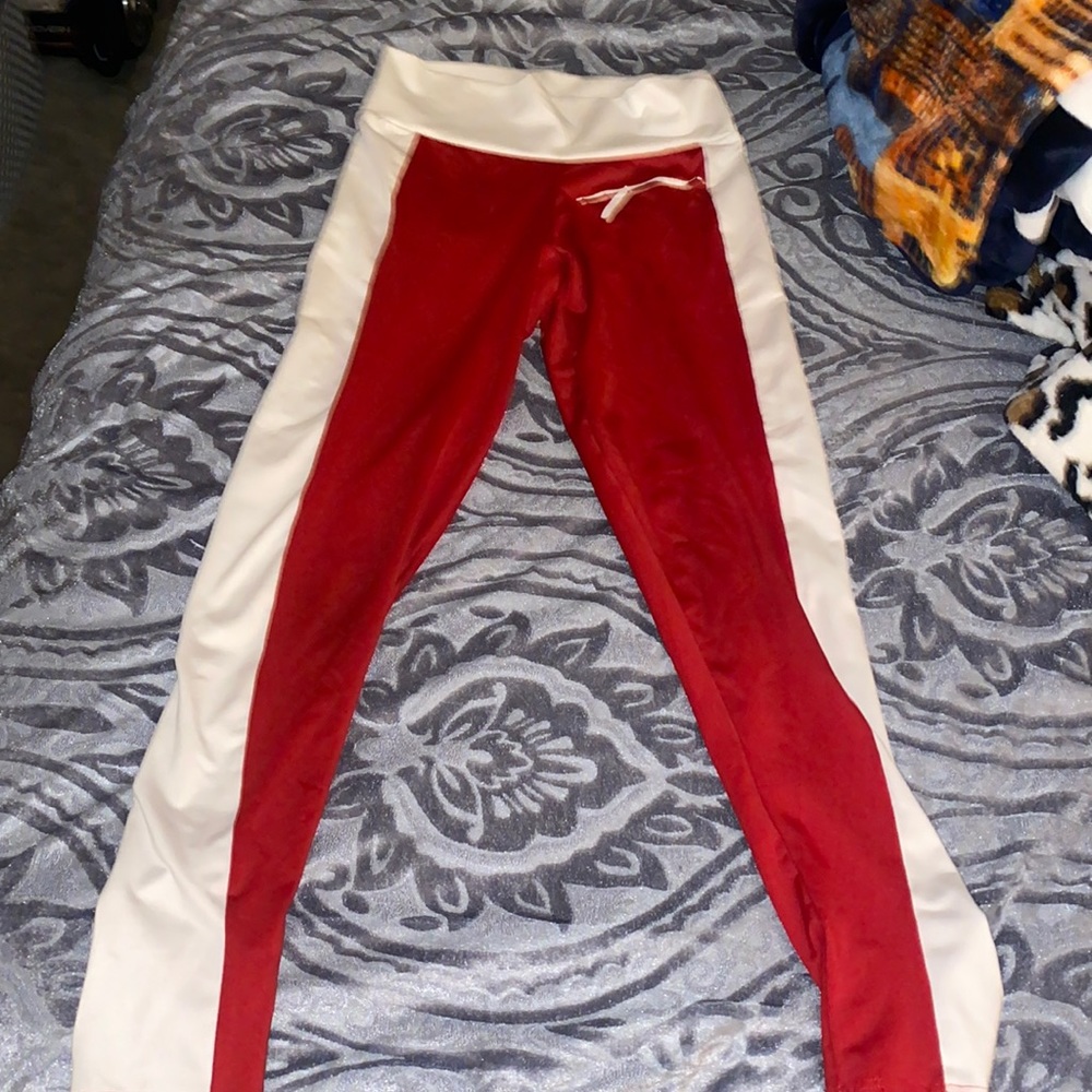 Pro dancer Tremaine dance red and white leggings size youth large